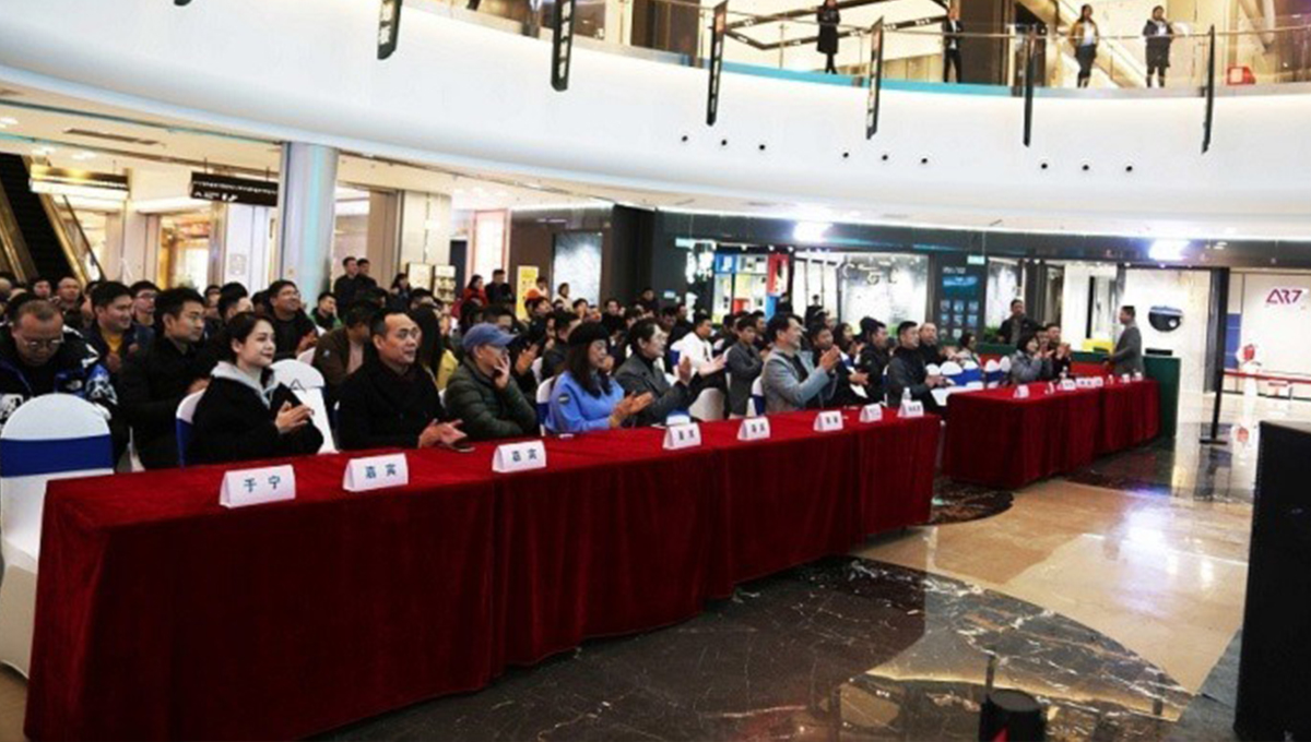 得高攜手設(shè)計(jì)大咖何武賢，