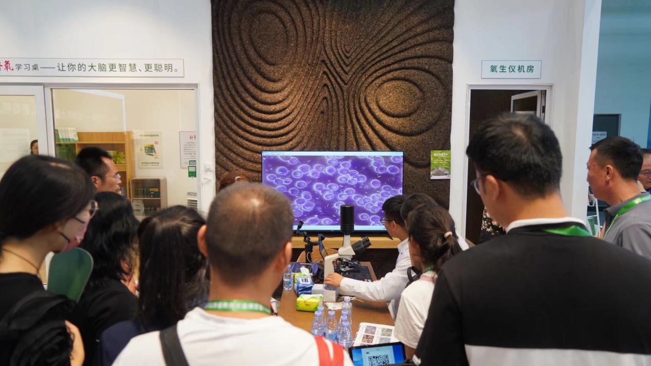 得高補氧學習桌亮相山東教育裝備博覽會，富氧科技助力教育發(fā)展！ image3